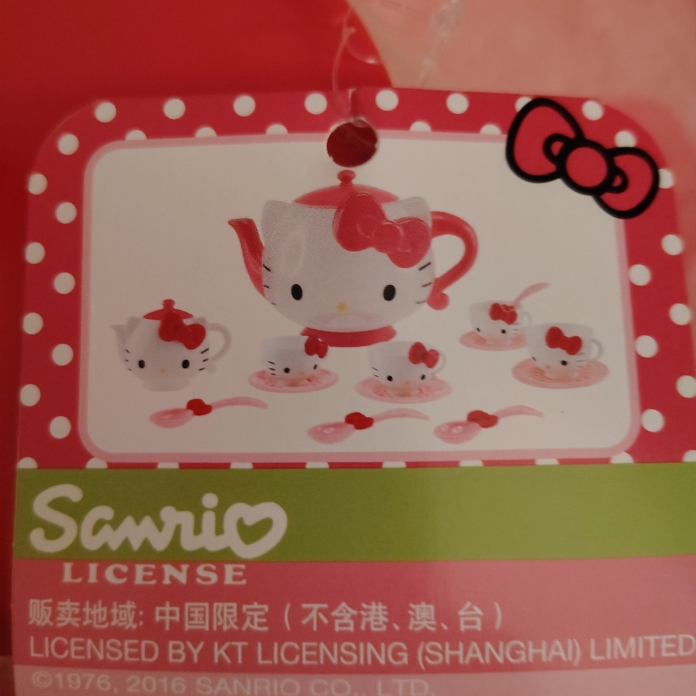 EXCLUSIVE - Hello Kitty Officially Licensed Tea Party Playset - Picture 12 of 12